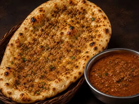 Keema Naan (With Gravy)